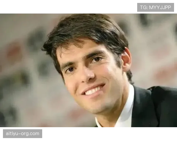 撕开防线的盘带直塞，昔日卡卡战术异于现代10号