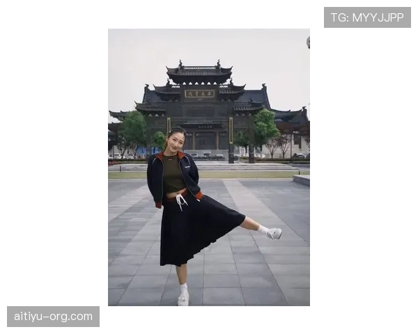 刘诗雯退役后住广州豪宅，每天喝手冲咖啡练瑜伽，这日子过得比偶像剧还精致